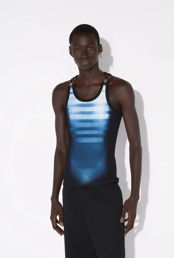 A camisola sem mangas “Le Male” A camisola sem mangas “Le Male”