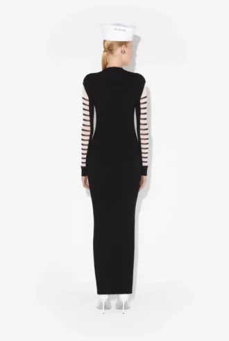 O vestido longo marítimo em dois materiais